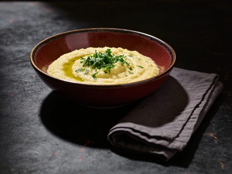 Polenta-Brei mit Kräutern