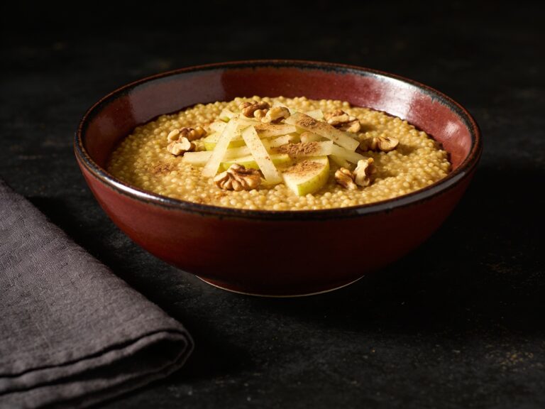 Hirsebrei mit Apfel und Kardamom