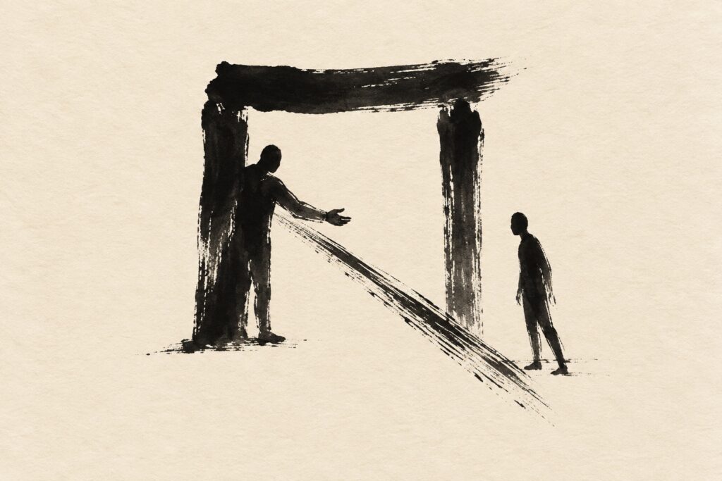 Expressive Sumi-e-Tuschezeichnung: Hinter einem schweren, offenen Tor streckt eine dunkle Gestalt einem zweiten Menschen die Hand entgegen; ein diagonaler Pinselstrich trennt beide.